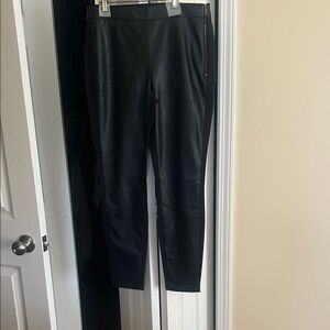 Whitehouse Blackmarket leggings